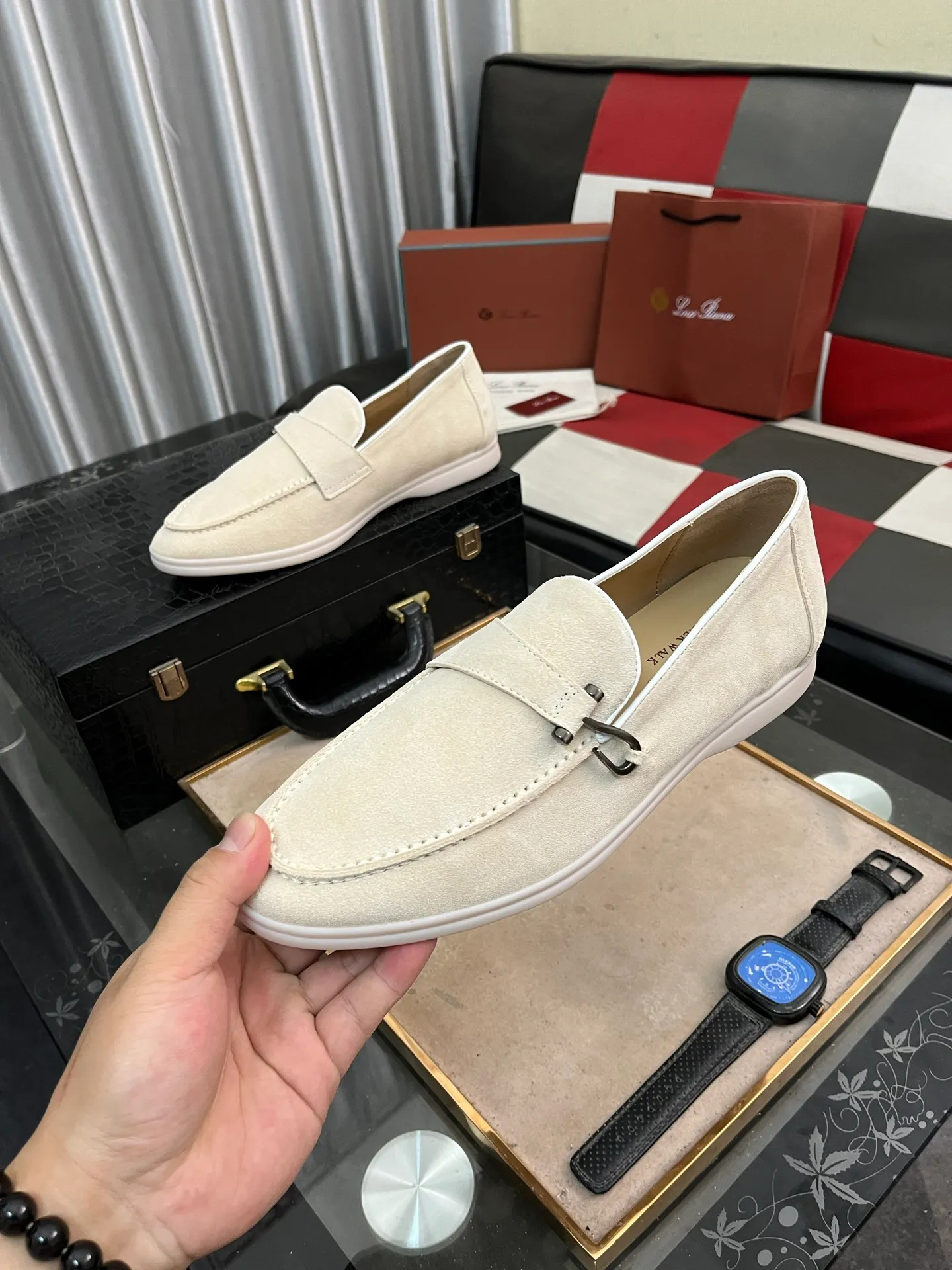 Men's Men's Shoes💰420⌚️⌚️【Loro Piana】LP couple's casual sneakers. Simple and fashionable, the upper is made of cow suede and leather. Sheepskin feet. Custom rubber sole. Size: Female 35-42 (35, 41, 42, 43 customized are non-refundable) Male 38-46 (45, 46 customized)